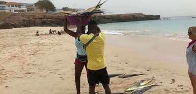 Kap Verde: Fischer mit Fang