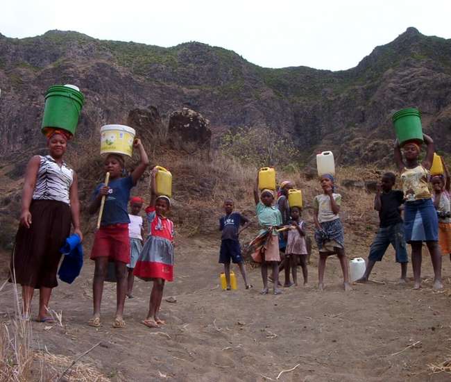 Kapverdische Insel Santiago : Highlights : Begegnungen nahe der Wasserstelle auf der Batukwanderung
