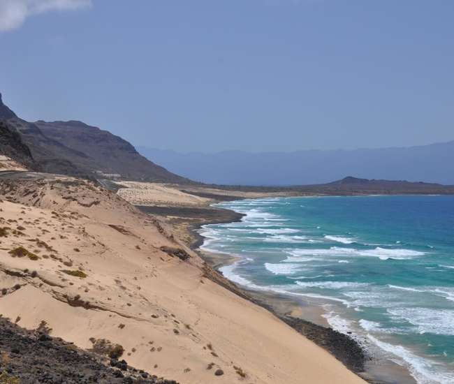 Kapverden Rundreise "Berge & Meer"  São Vicente: Inselrundfahrt nach Baia Das Gatas